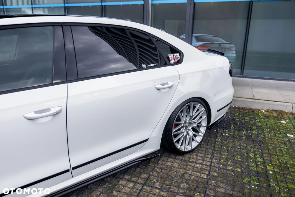 Volkswagen Passat - 7