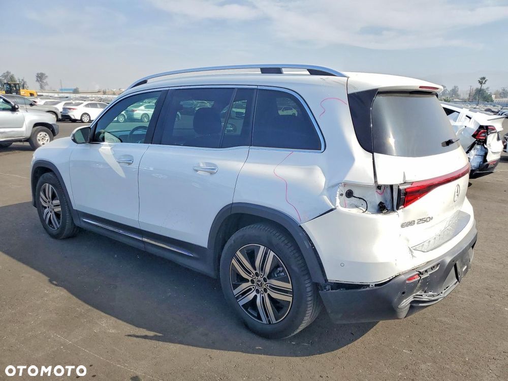 Mercedes-Benz EQB 250+ - 3