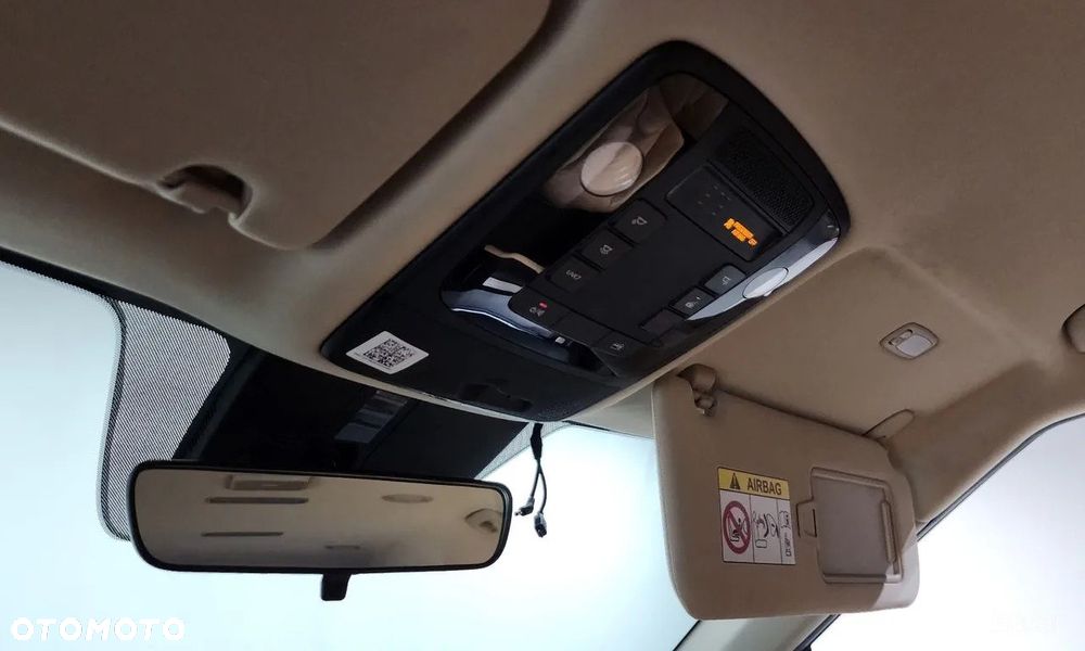 Kia Carnival - 14