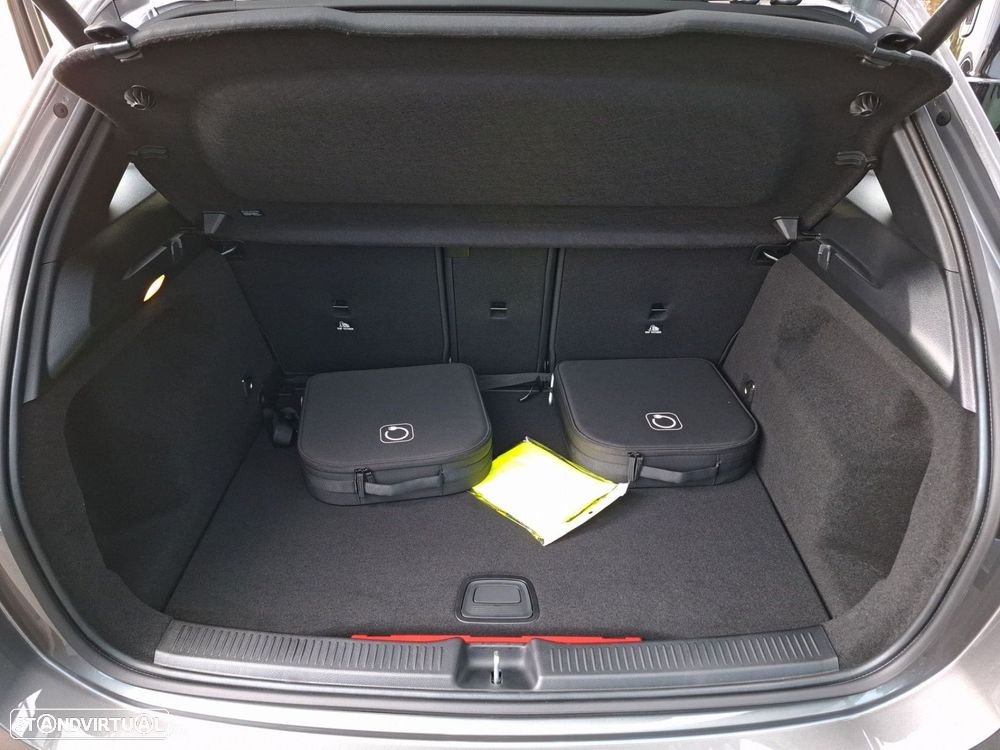 Mercedes-Benz B 250 e - 28