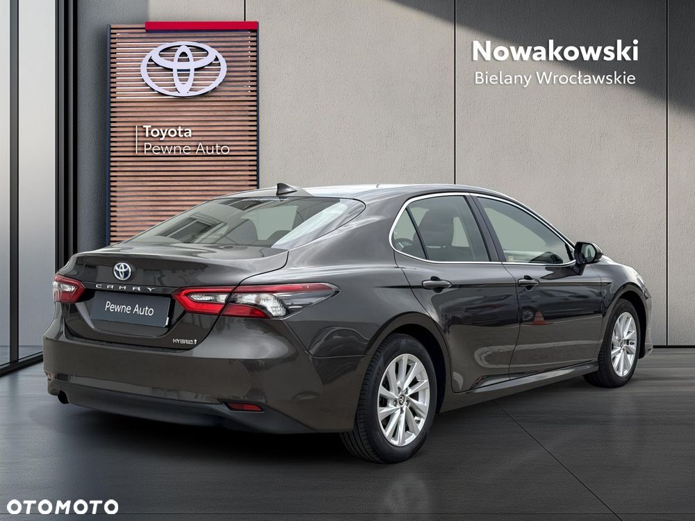 Toyota Camry 2.5 Hybrid Comfort CVT - 29
