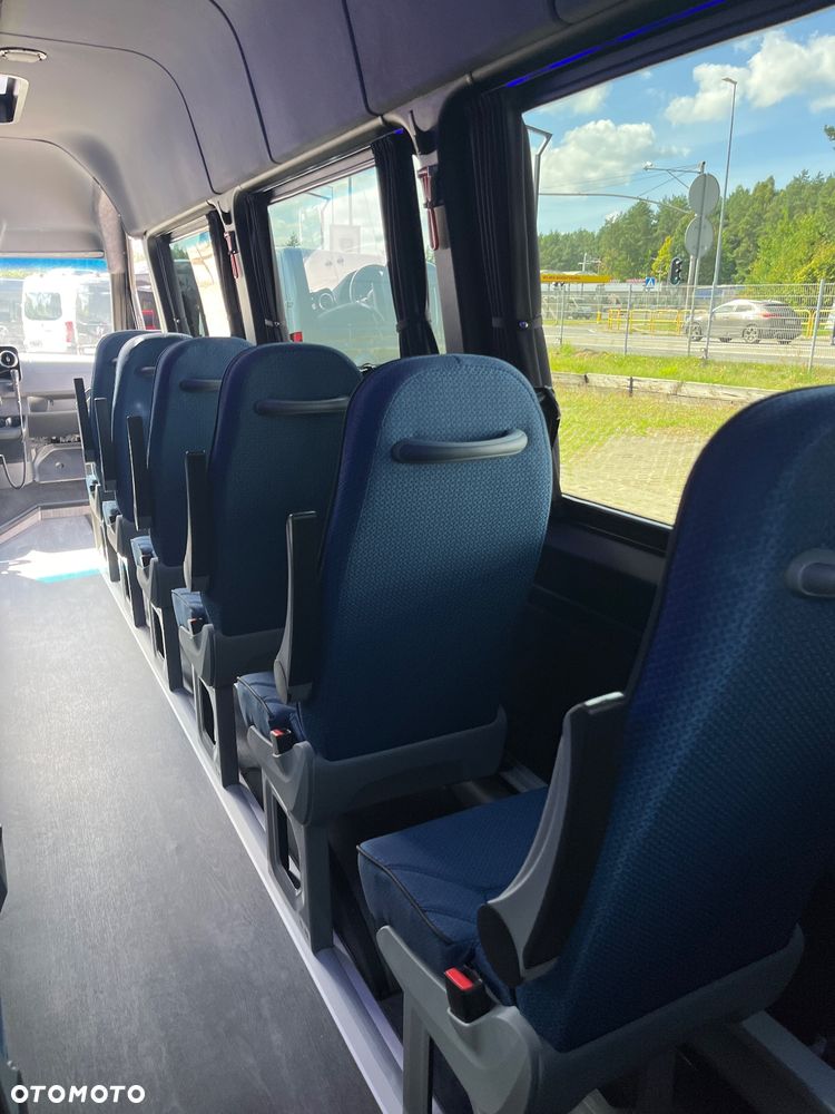 Mercedes-Benz Sprinter 517 - 15