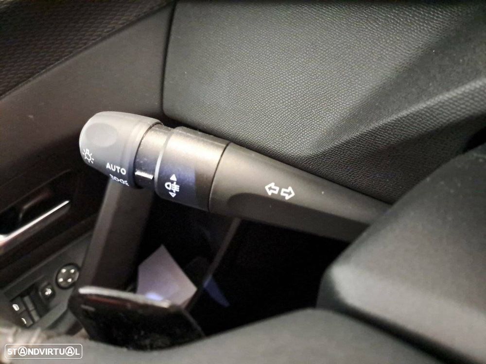 Peugeot 308 1.2 Hybrid Style e-DCS6 - 14