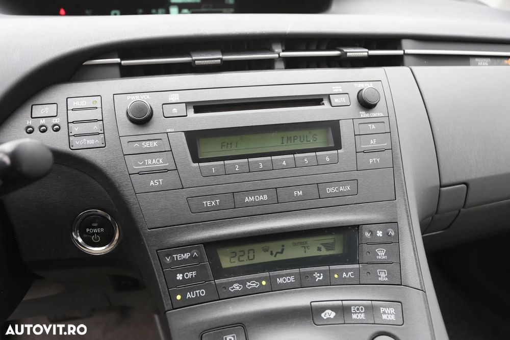 Toyota Prius (Hybrid) Sol - 15