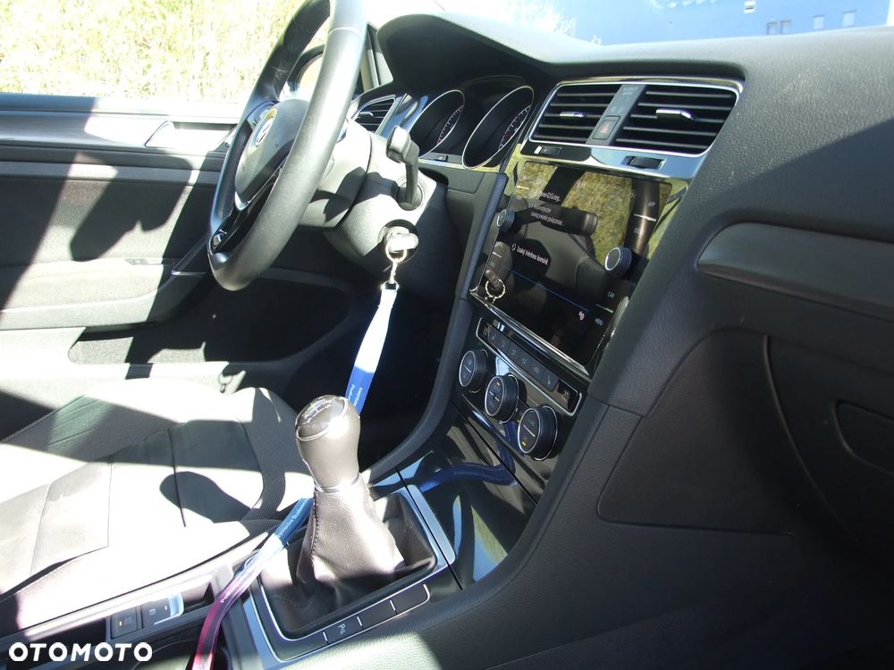 Volkswagen Golf 1.5 TSI BMT Evo Comfortline - 12