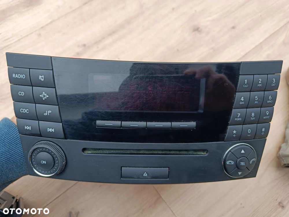 MERCEDES W211 W219 CLS RADIO CD A2118701289 MF2311 - 5