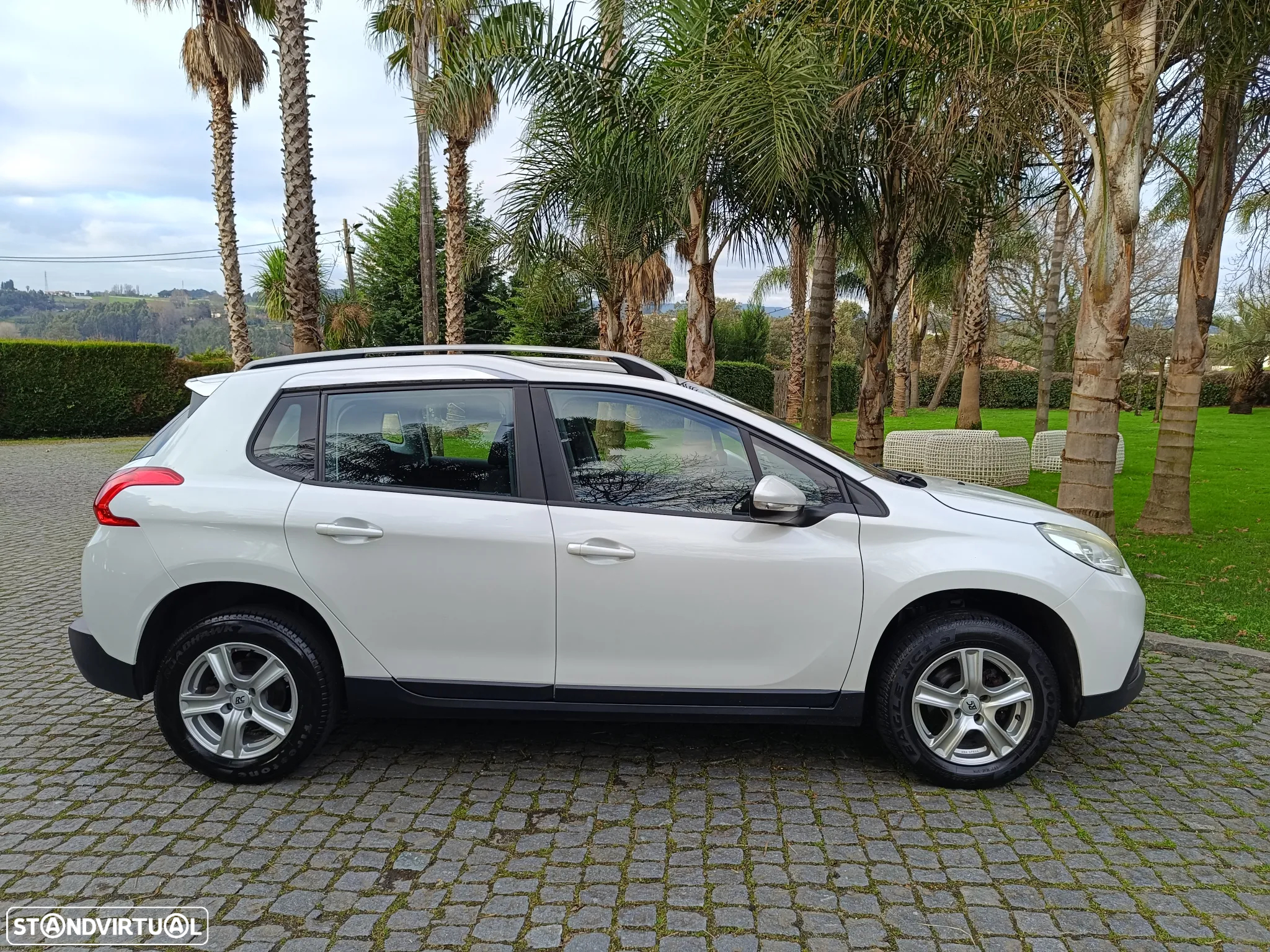 Peugeot 2008 1.2 PureTech Active - 19
