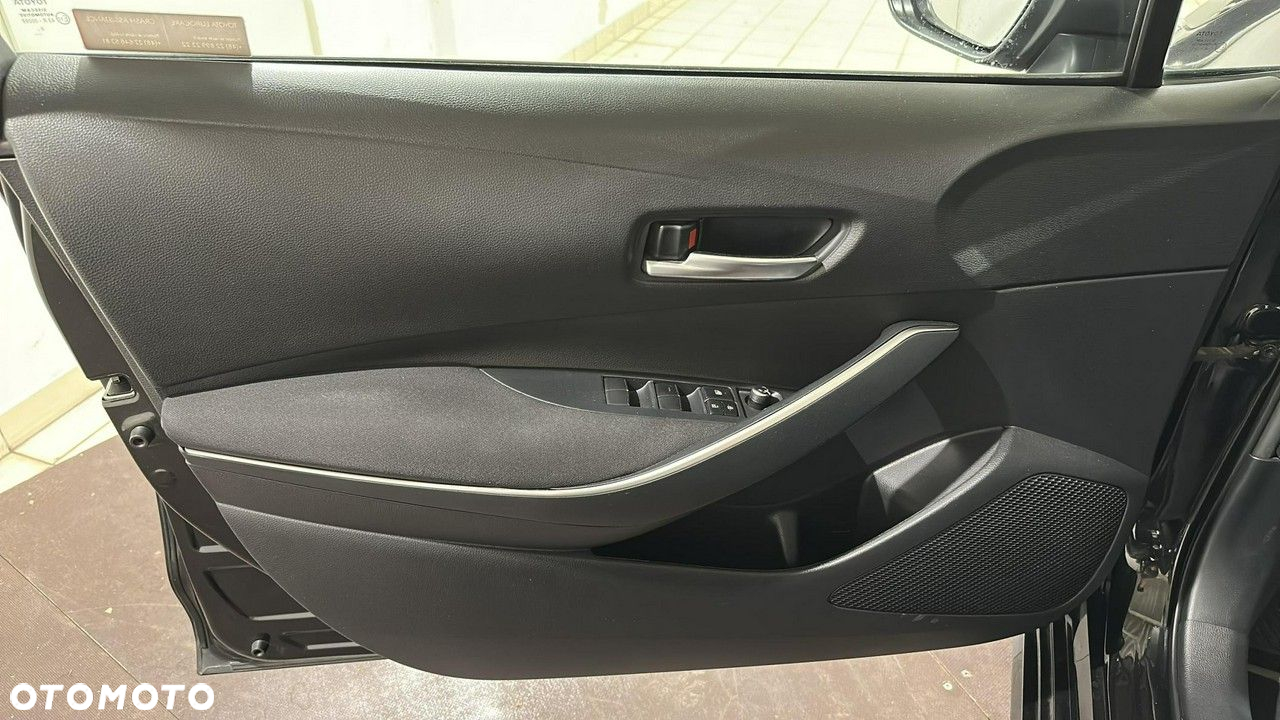 Toyota Corolla - 12