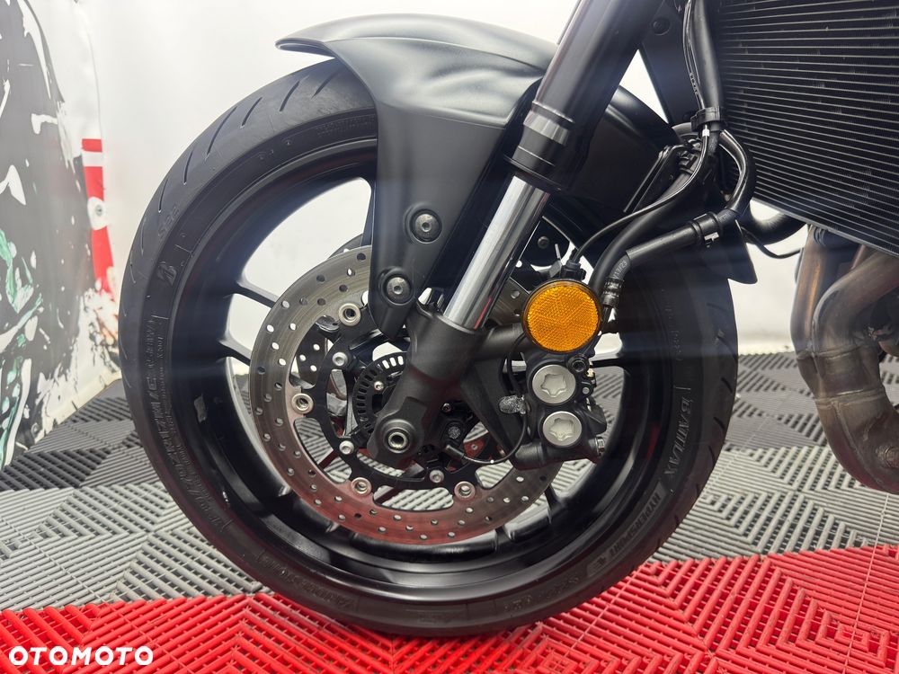Yamaha MT - 9