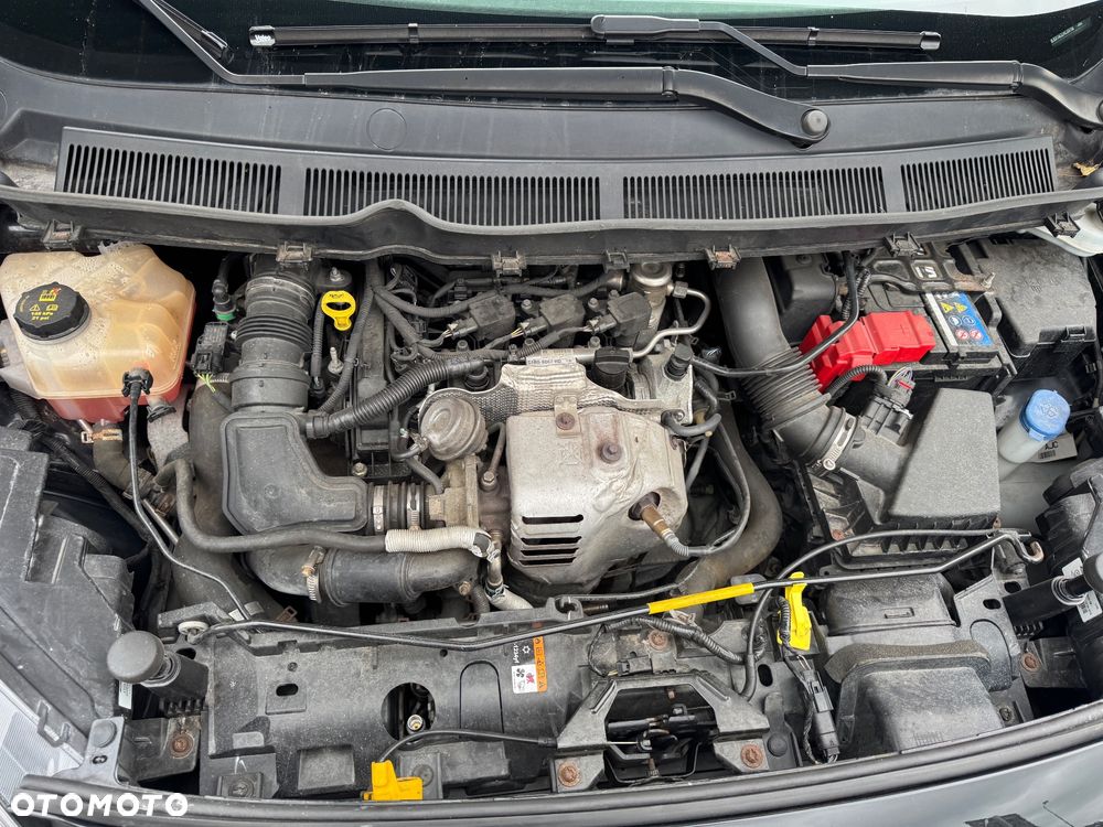 Ford Tourneo Courier 1.0 EcoBoost S&S Titanium - 17