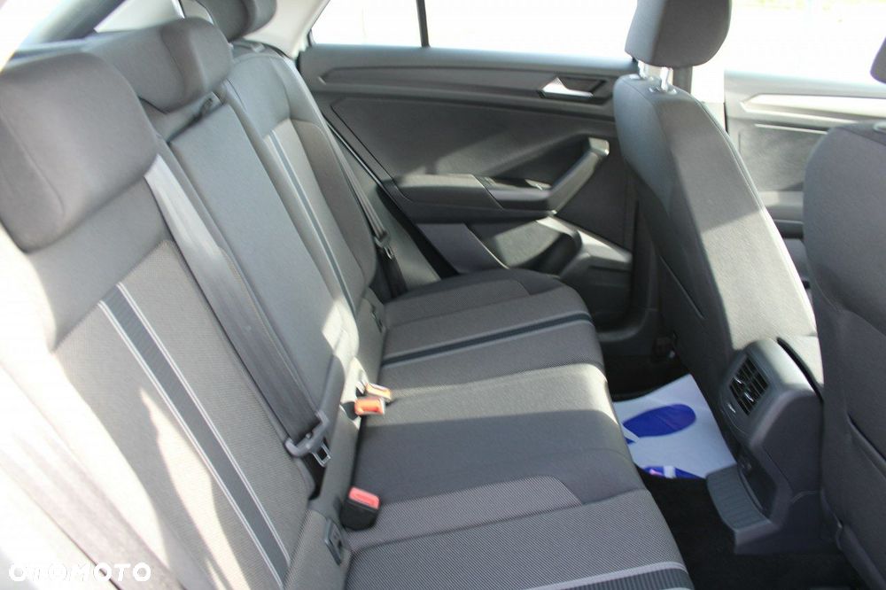 Volkswagen T-Roc - 14