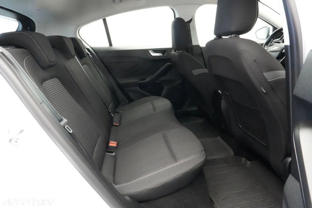 Ford Focus 1.0 EcoBoost Titanium Business - 17