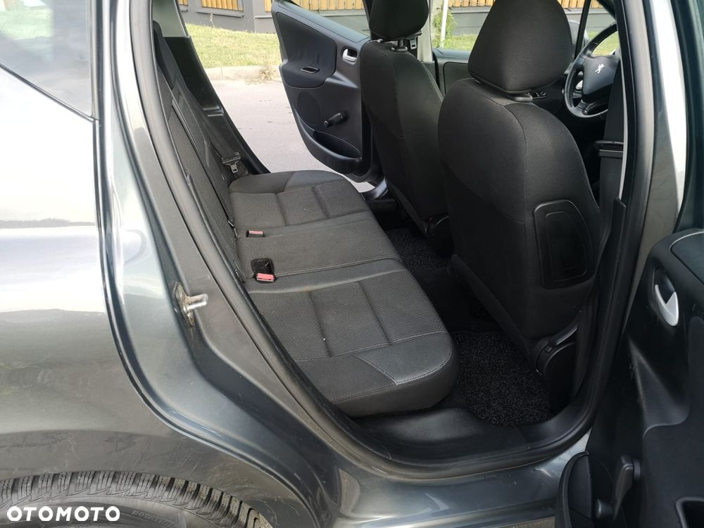 Peugeot 207 - 15