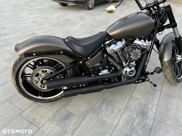 Harley-Davidson Softail Breakout - 6