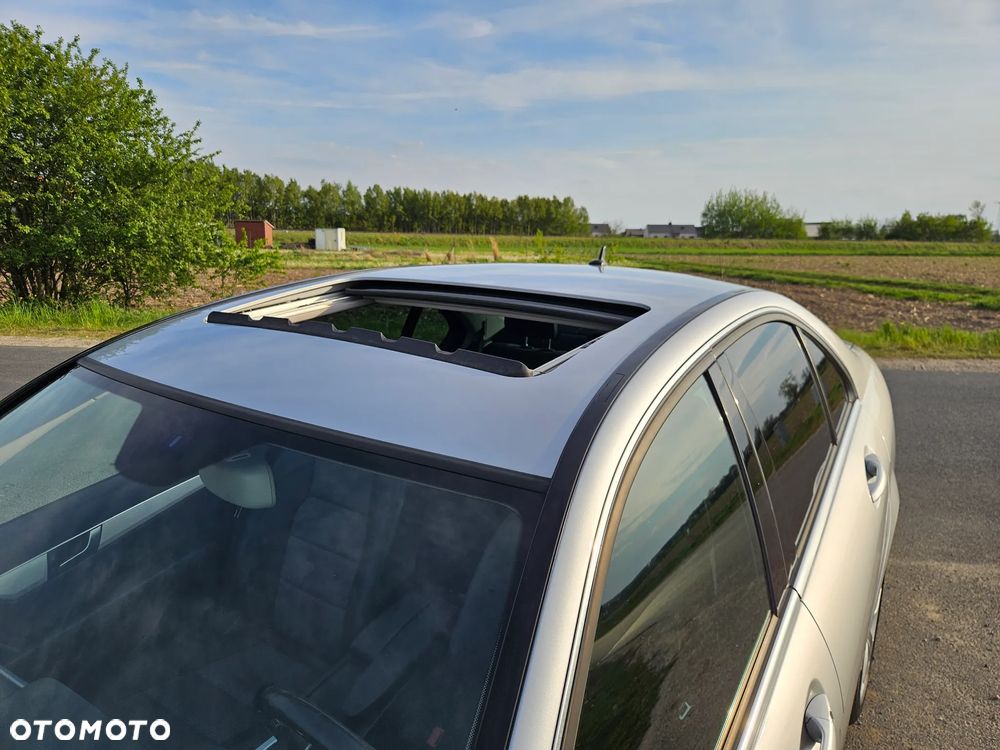 Mercedes-Benz Klasa C 220 CDI DPF (BlueEFFICIENCY) 7G-TRONIC Avantgarde - 17