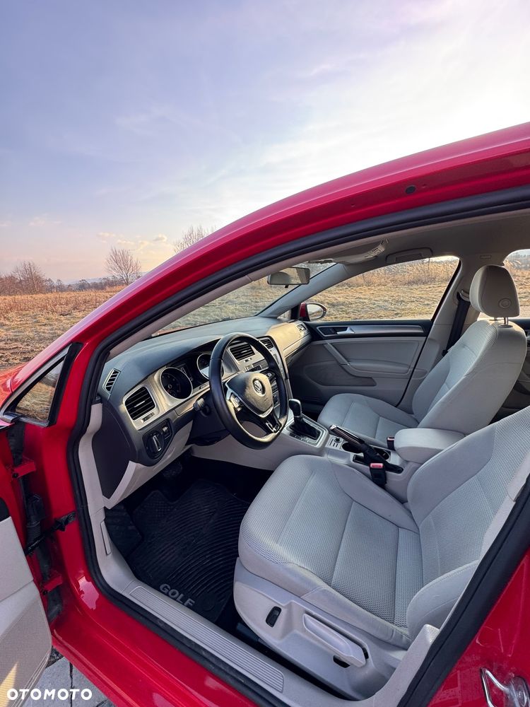 Volkswagen Golf - 29