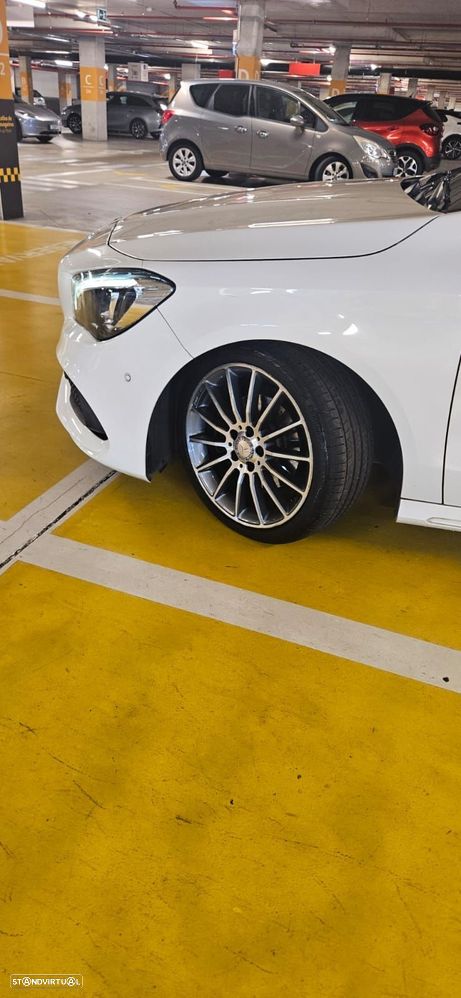 Mercedes-Benz CLA 200 d Shooting Brake AMG Line - 13