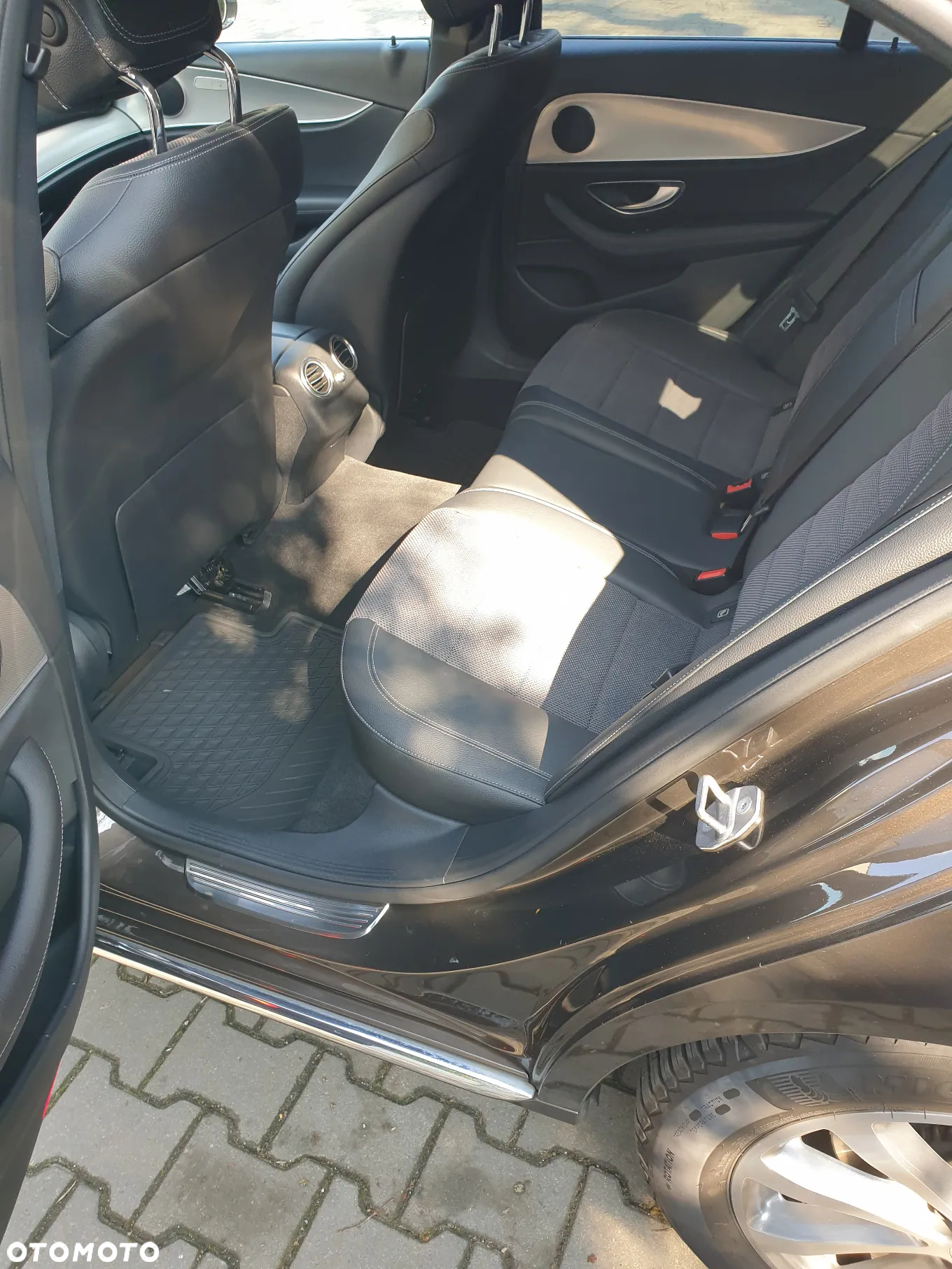 Mercedes-Benz Klasa E 220 d 4-Matic 9G-TRONIC - 8