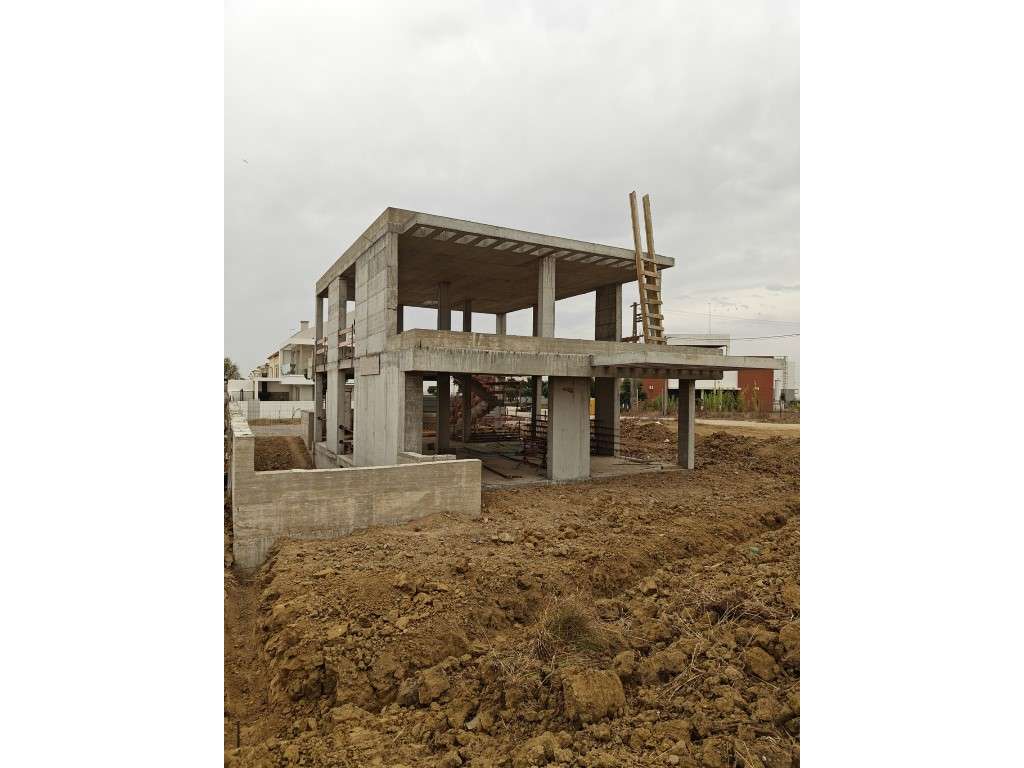 Terreno com projeto de moradia T4 junto á barragem - Grande imagem: 4/37