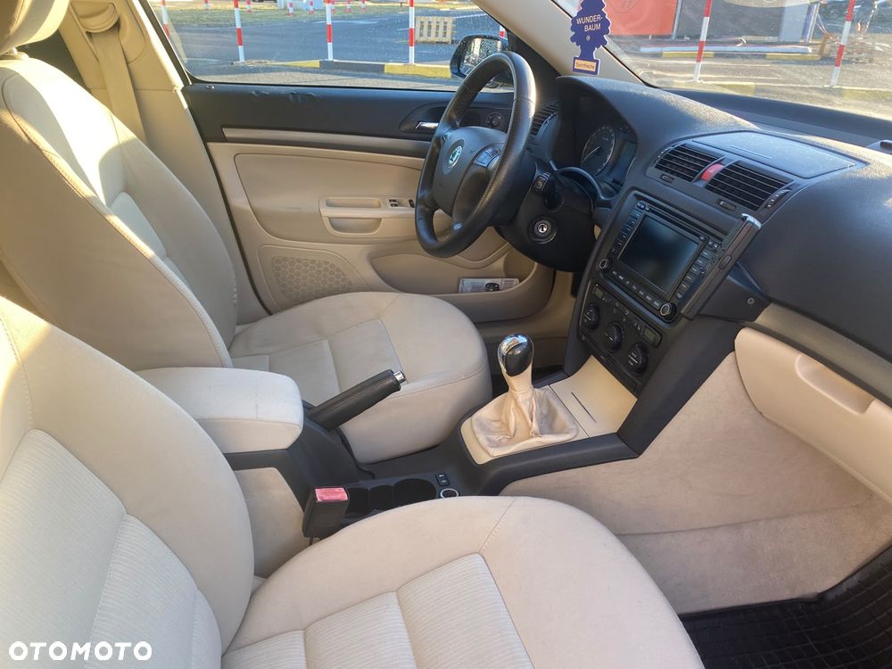 Skoda Octavia 2.0 FSI Elegance - 1