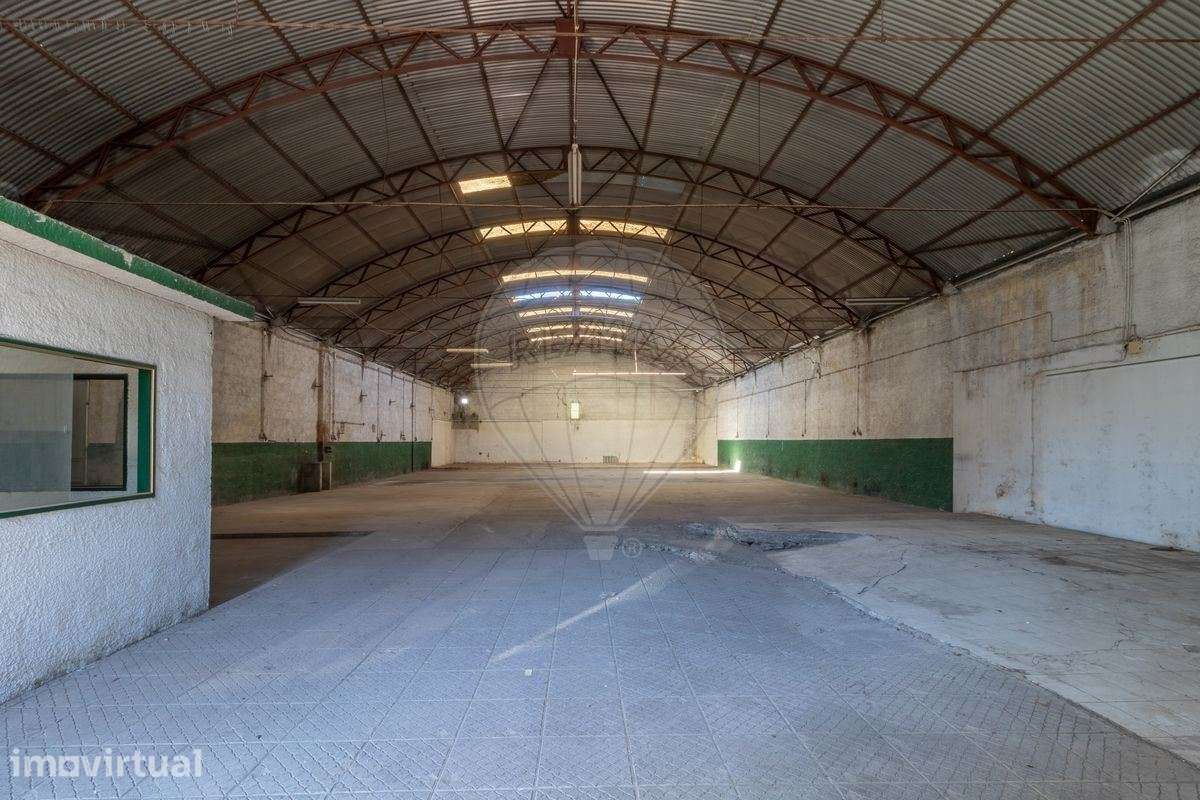 Dois armazéns na Zona Industrial de Eiras  Coimbra - Grande imagem: 3/17