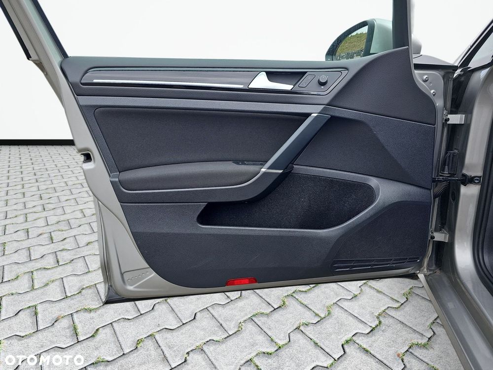 Volkswagen Golf - 18