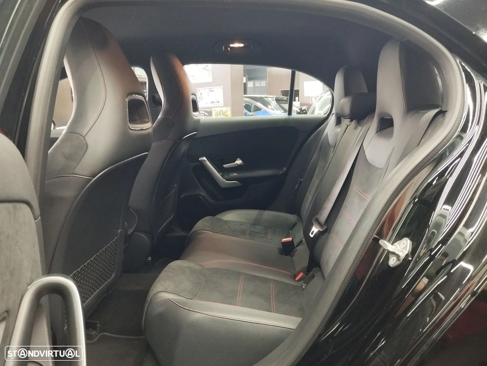 Mercedes-Benz A 250 e AMG Line - 12
