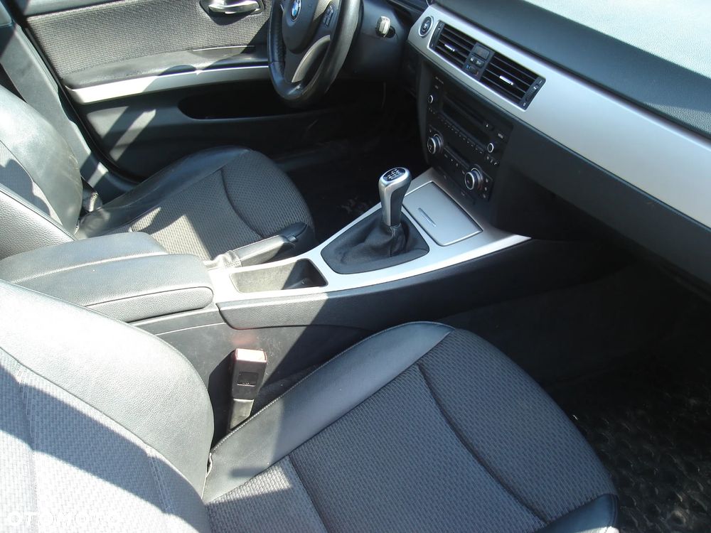 BMW Seria 3 318d DPF Edition Exclusive - 9