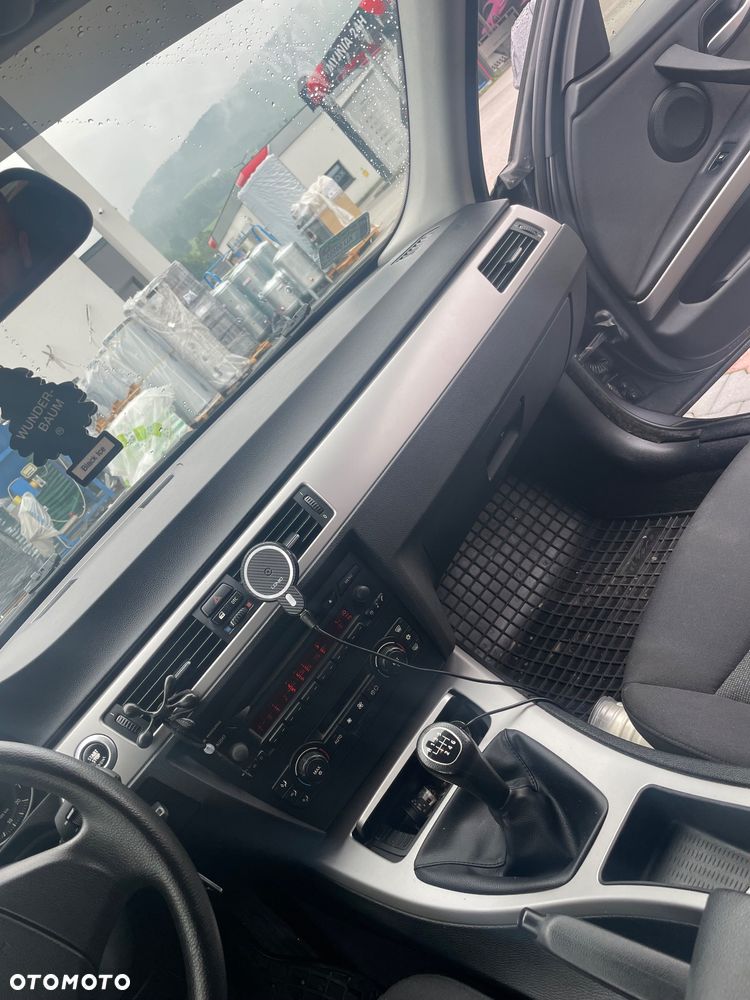 BMW Seria 3 318i - 10