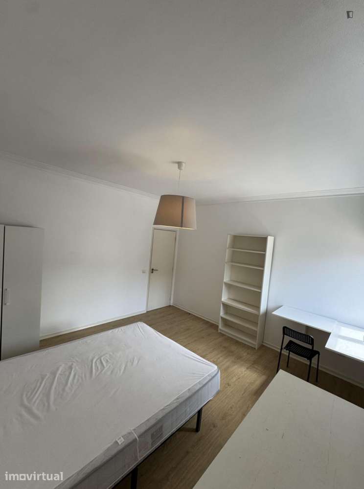Quarto - localizado em São Romão Coimbra - Grande imagem: 2/11