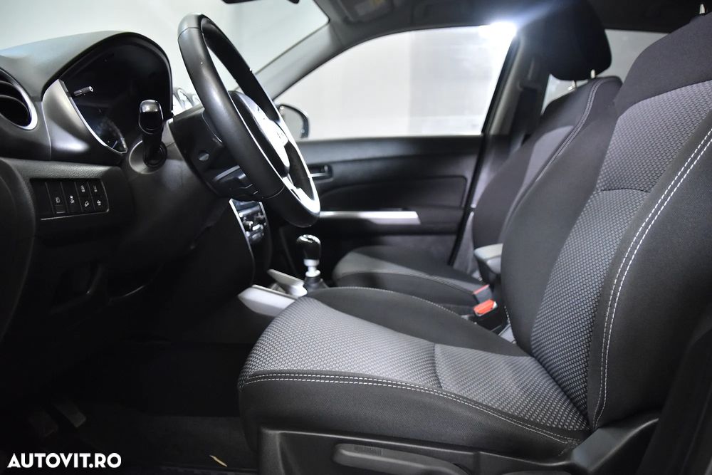 Suzuki Vitara 1.4 Boosterjet 6AT Passion - 23
