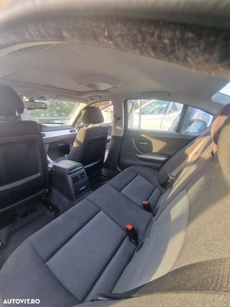 BMW Seria 3 320d Touring - 21