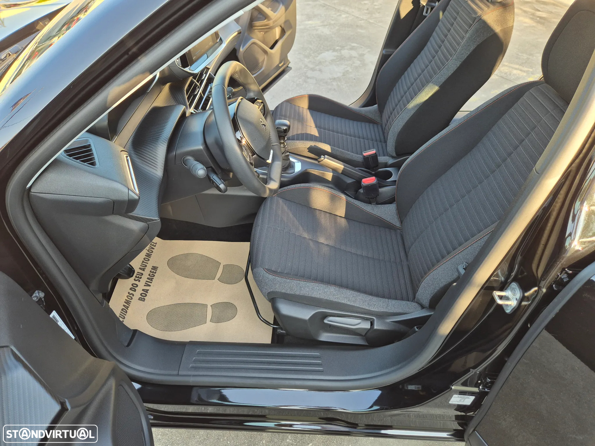 Peugeot 2008 1.2 PureTech Active Pack - 21