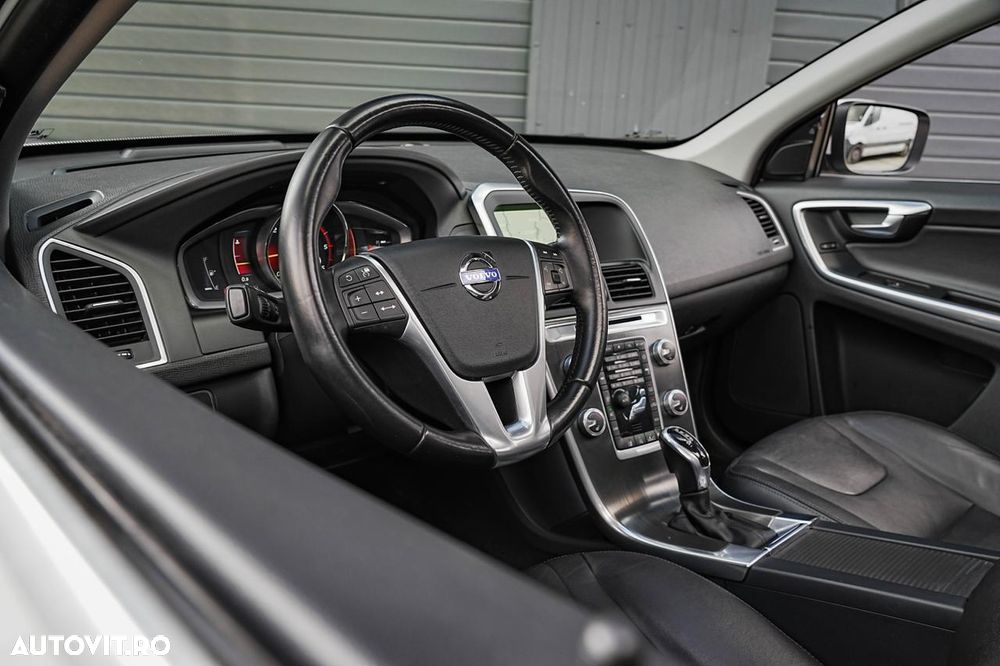 Volvo XC 60 D4 Geartronic Summum - 11