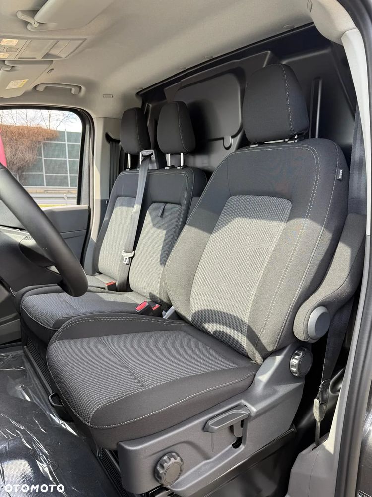 Volkswagen Transporter T7 - 16