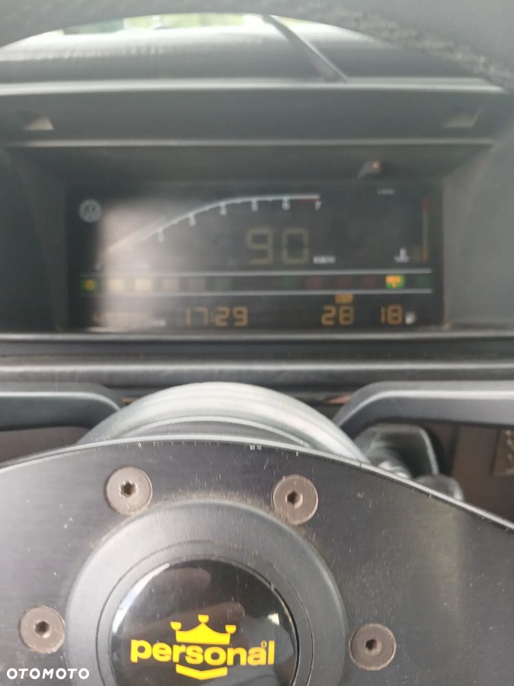 Volkswagen Golf 1.8 GTI - 11
