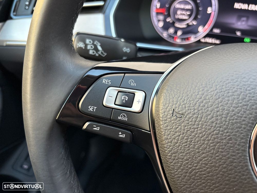 VW Passat Variant 2.0 TDi Highline DSG - 14