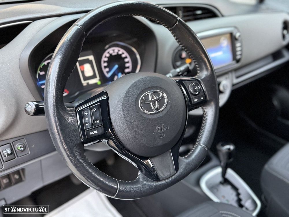 Toyota Yaris 1.5 HSD Comfort +P.Style+P.Techno - 10