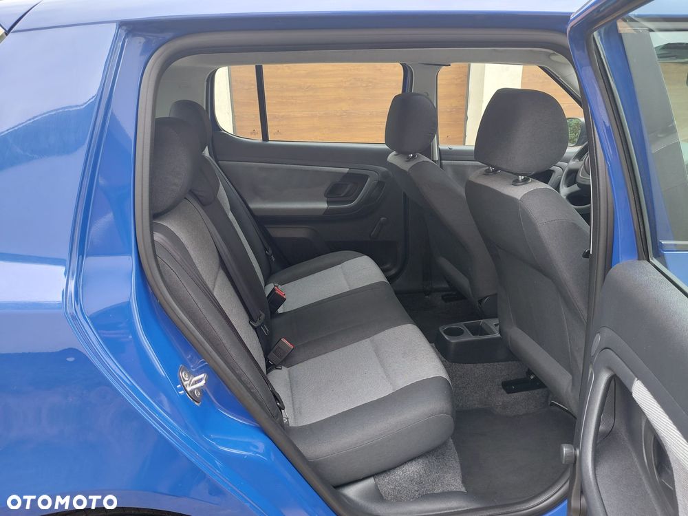 Skoda Fabia 1.2 HTP Ambiente - 13