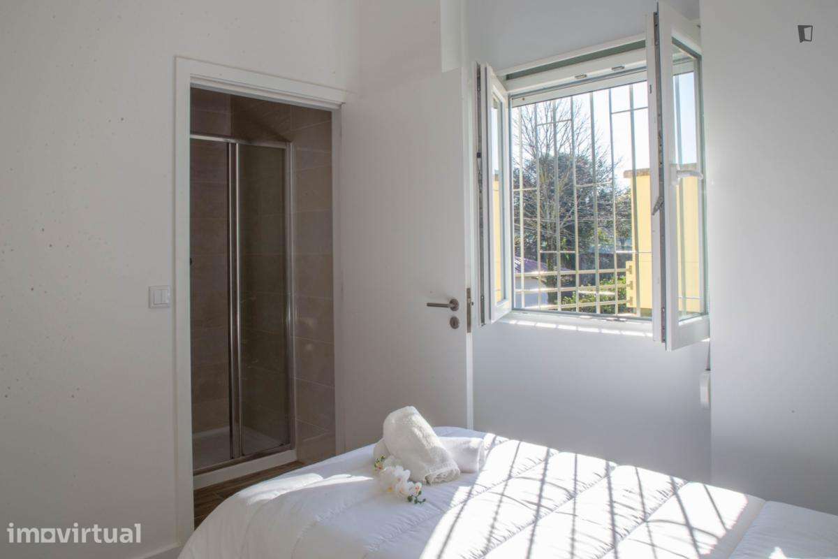 Quarto - localizado em Paranhos Porto - Grande imagem: 3/15