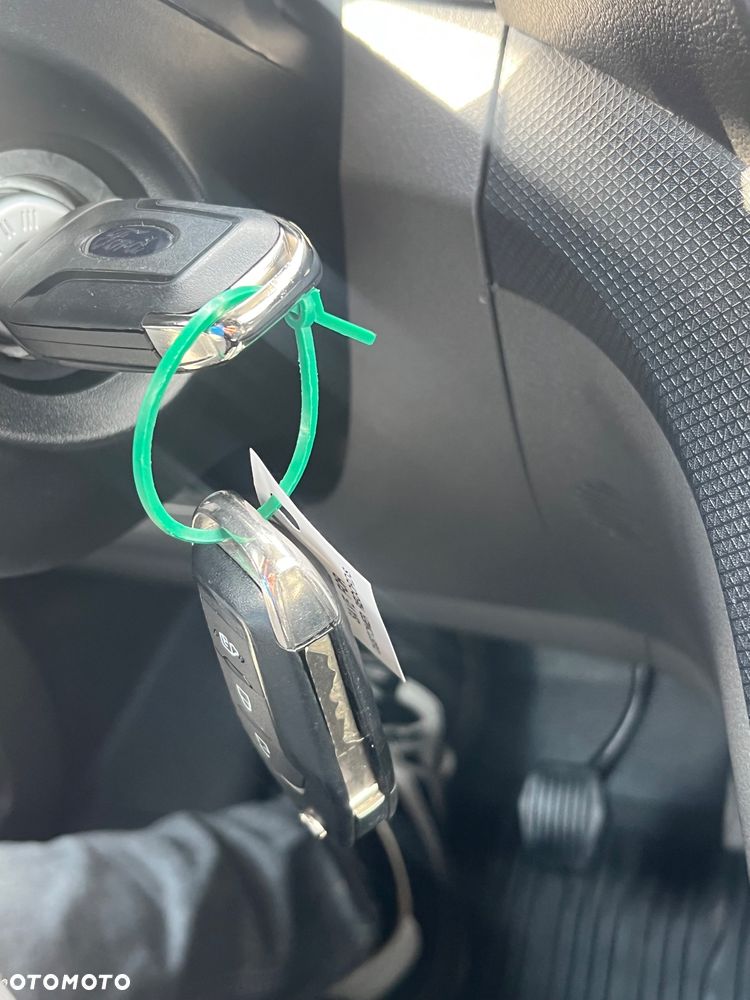 Ford Transit Connect - 25