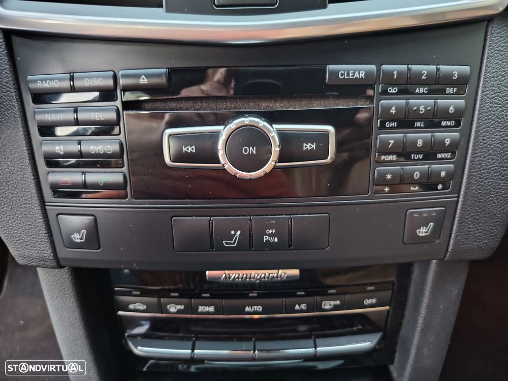 Mercedes-Benz E 300 Bluetec Hybrid Avantgarde - 26