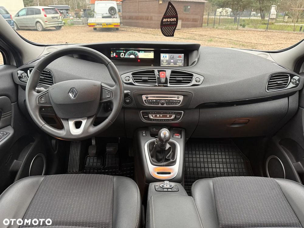 Renault Scenic 1.6 16V 110 Dynamique - 11