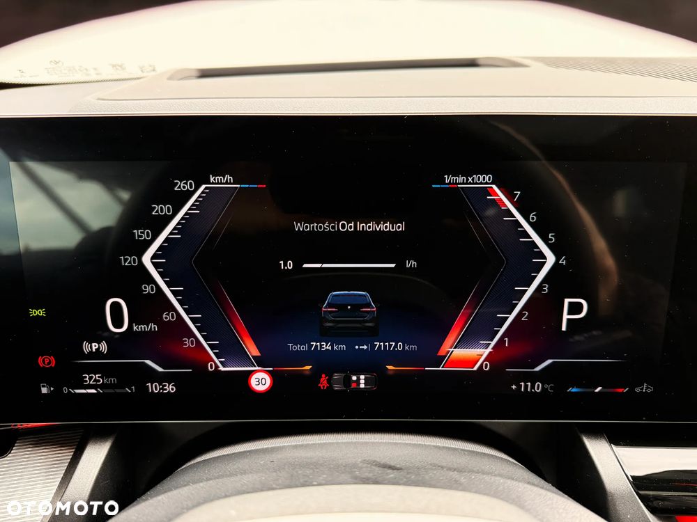 BMW Seria 5 520i - 36