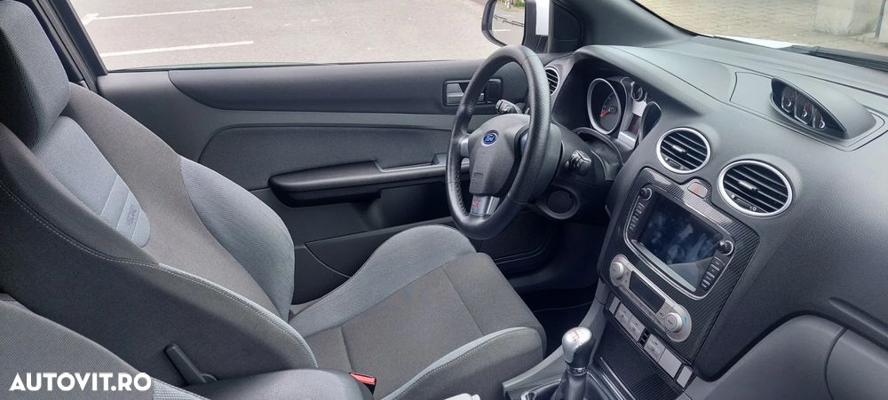 Ford Focus 2.5 ST Rally - 21