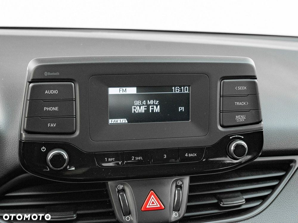 Hyundai i30 1.5 DPI Classic + - 19