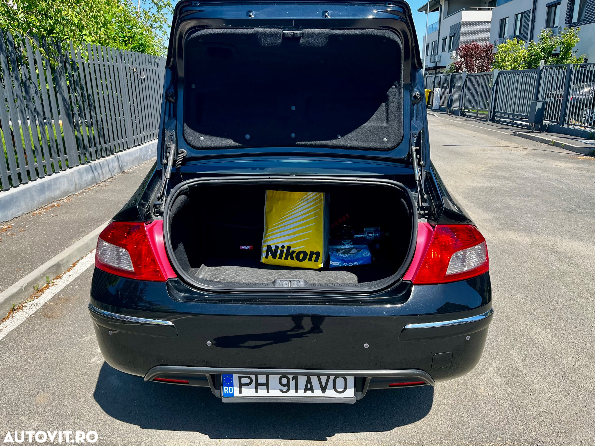 Peugeot 407 1.6 HDi FAP Confort - 12
