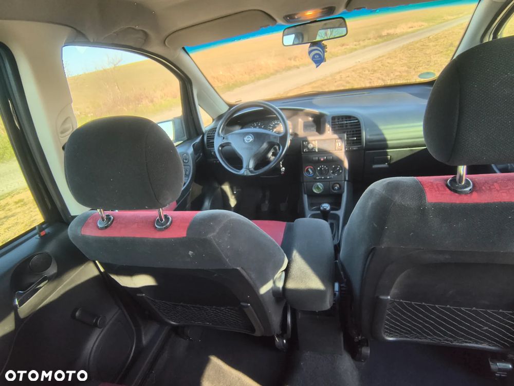 Opel Zafira 1.6 - 13