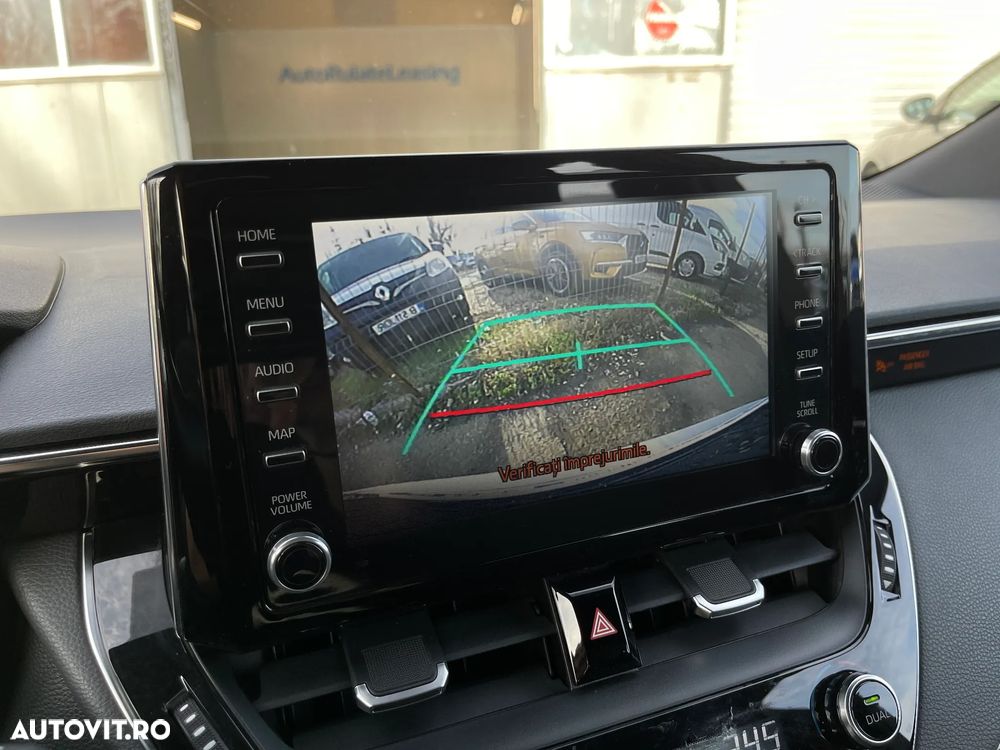 Toyota Corolla 1.8 Hybrid Business Edition - 13