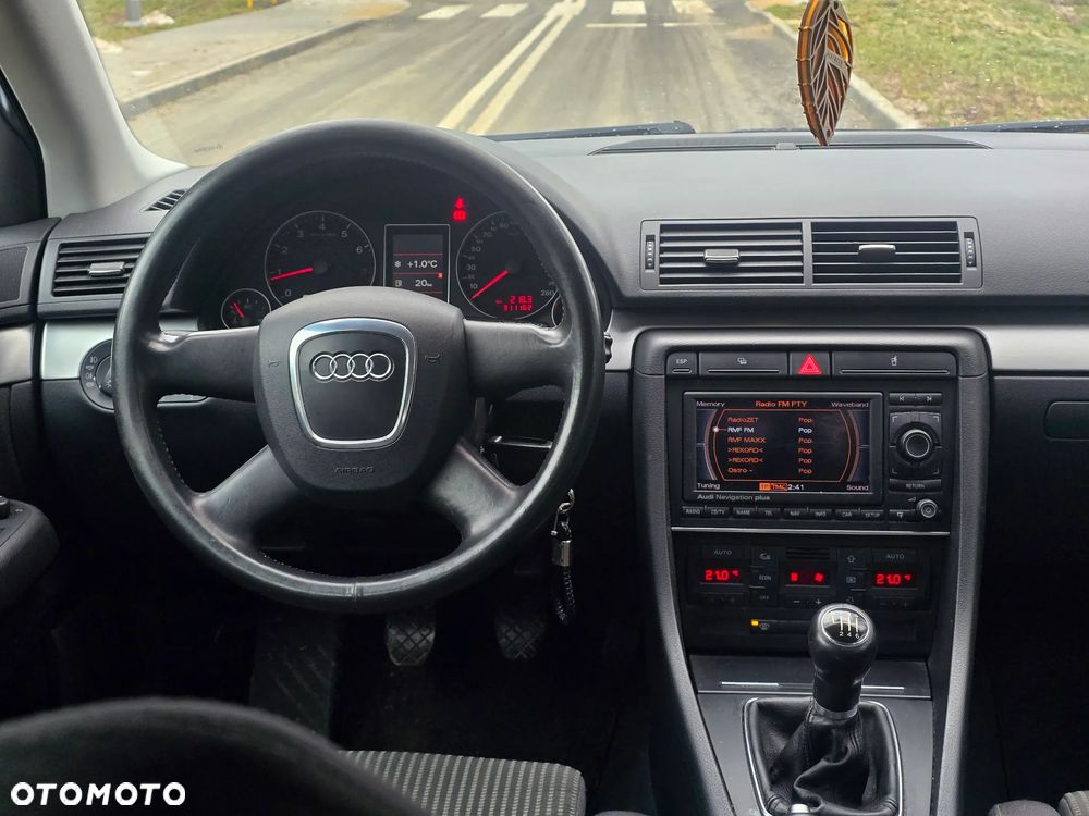 Audi A4 Avant 2.0 T FSI - 27